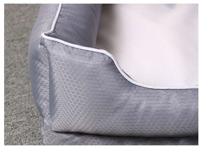 Pet bed with walls and comfy bedding