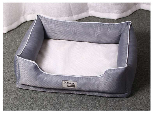 Pet bed with walls and comfy bedding