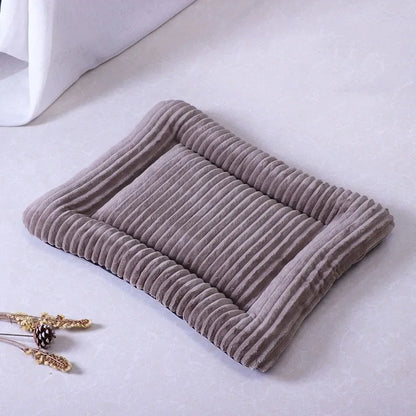 Soft Pet Bed & Mat, Cozy Easy‑Care Lounge for Cats & Dogs