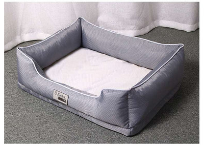 Pet bed with walls and comfy bedding
